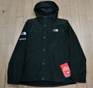 Supreme x TNF Corduroy Jacket Green